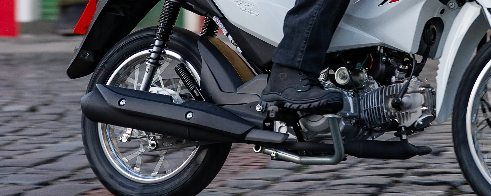 Módulo Features Design Escapameto da Moto Honda POP 110i ES Branco Ross White