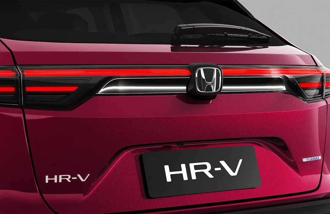 HR-V - Externo - Moldura cromada da tampa de porta-malas