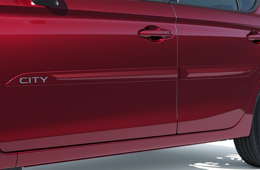 New City Hatchback - Acessório - Externo - Friso de portas com logo cromado