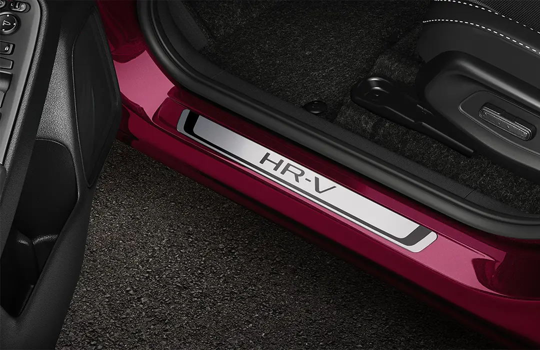 HR-V - Interno - Protetor de soleira em metal