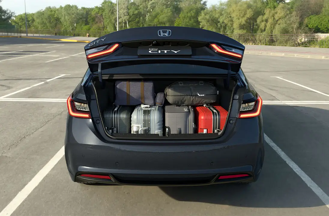 Amplo porta-malas 519L