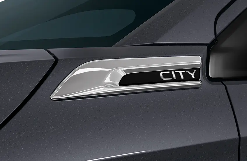 New City Sedan - Acessório - Emblema lateral decorativo