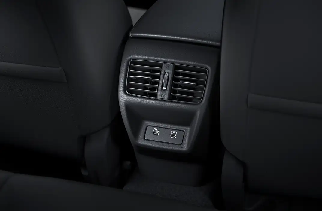 Civic Híbrido - Ar-condicionado Saídas nos bancos traseiros e entradas USB-C