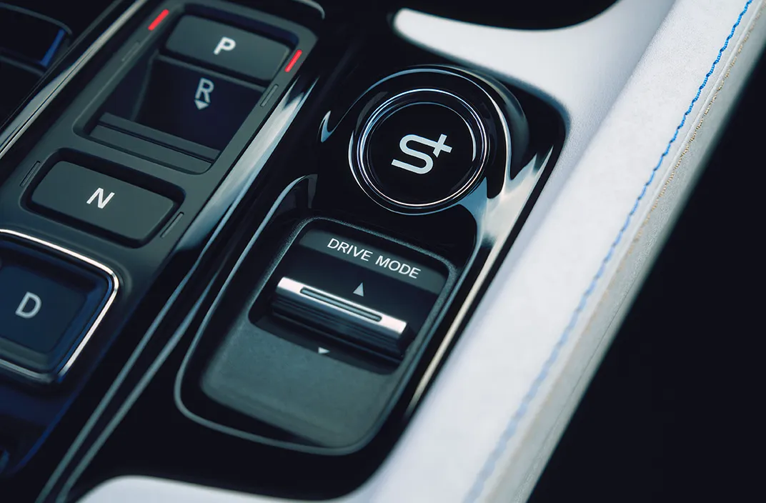 4 modos de condução: Comfort + GT + Sport + Individual