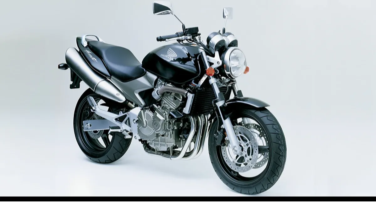 Honda CB 600F Hornet preta