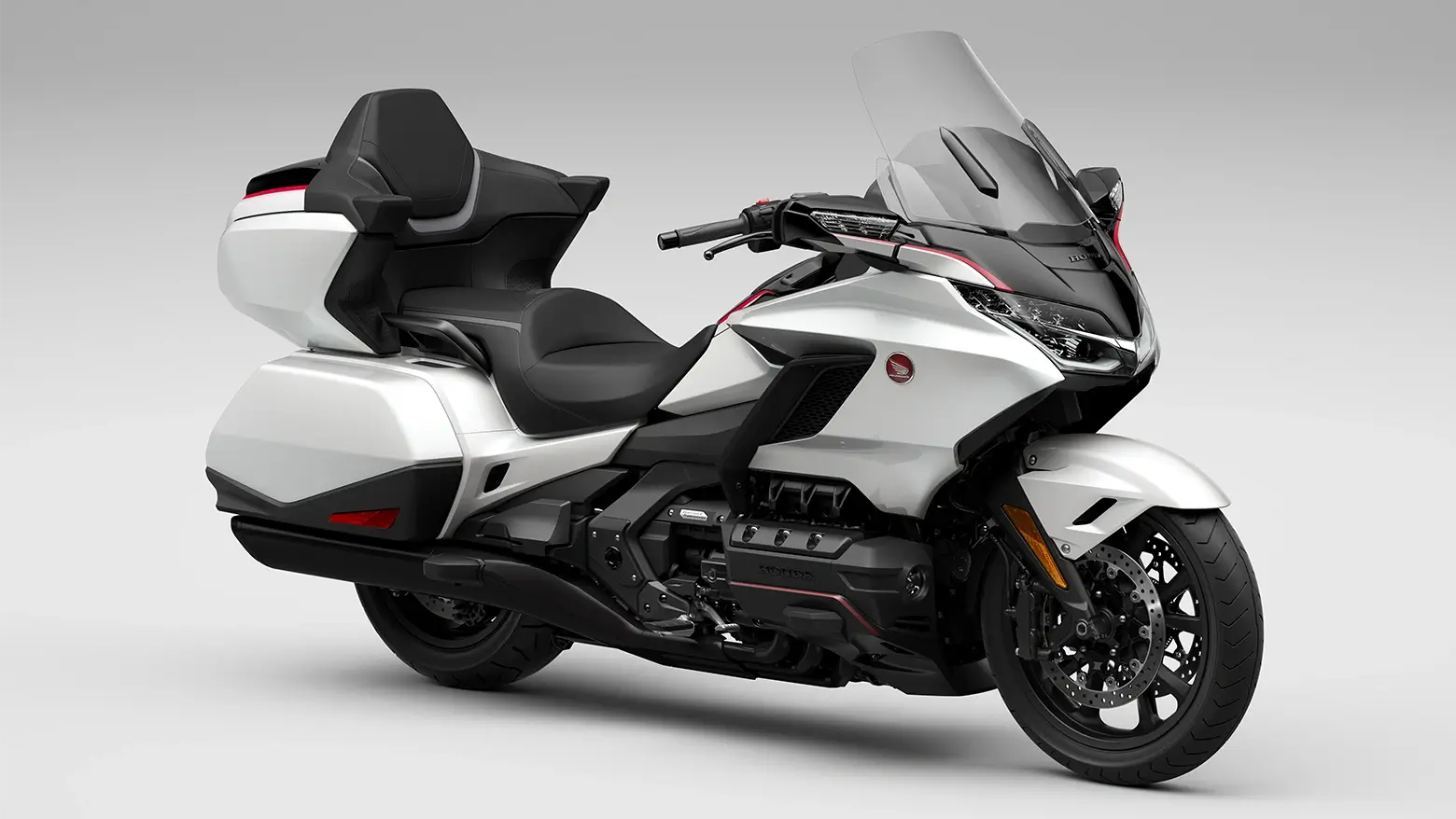 Honda Gold Wing - Lateral Frontal Branca