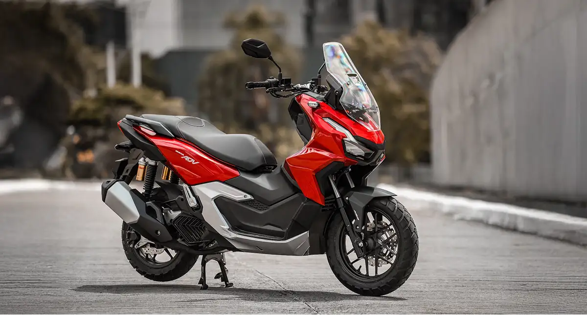 Motocicleta Honda ADV 160 2025 Vermelha Lateral