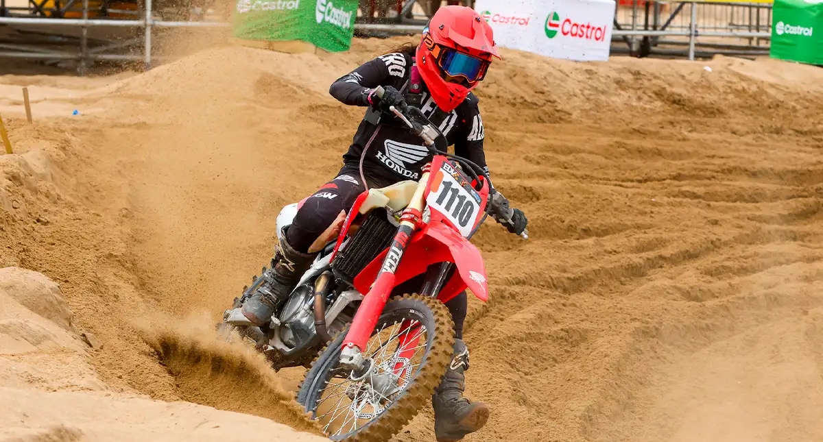 Bárbara Neves em ação no Enduro del Verano 2023
