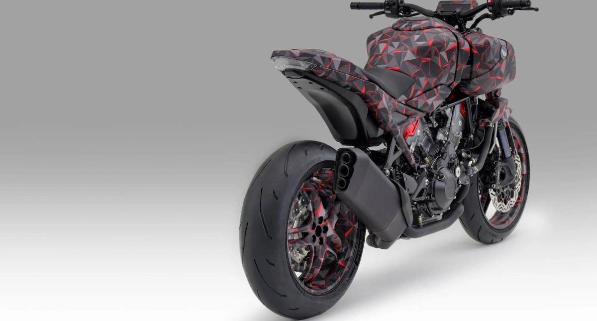 Moto Honda V3r visão lateral traseira