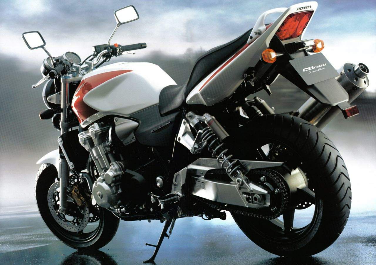 Traseira moto naked Honda CB 1300 Super Four