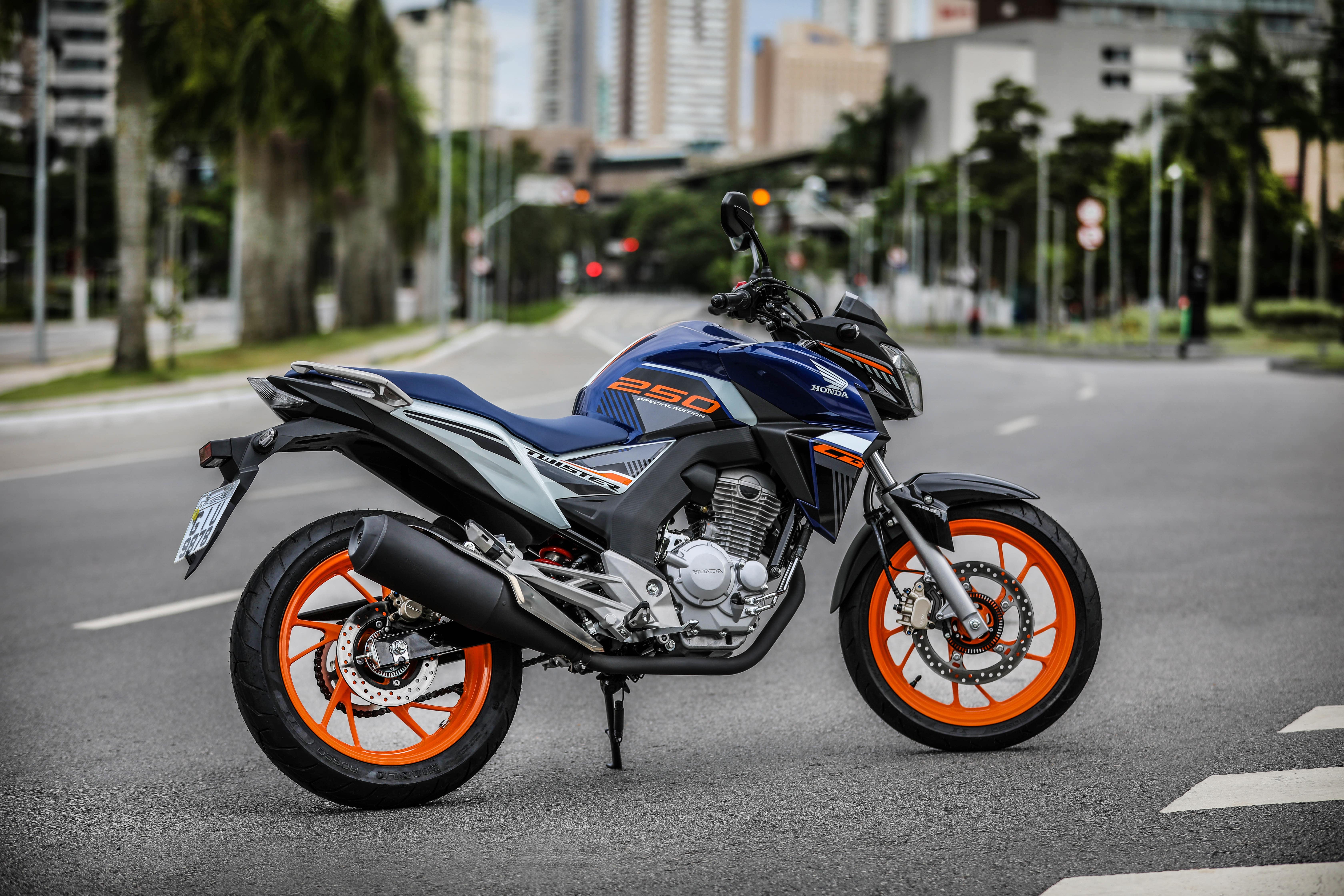 Torque e potência da moto Honda Cb Twister 250