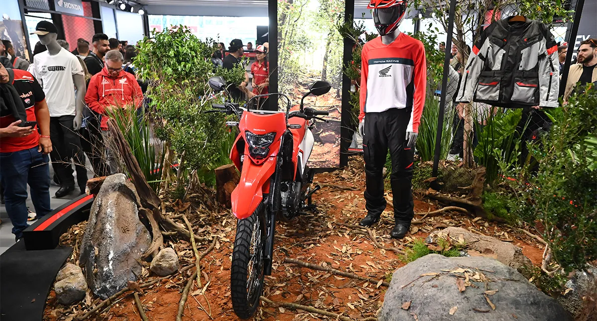 Estande de Lançamento da Honda XR300L Tornado no Festival de Interlagos