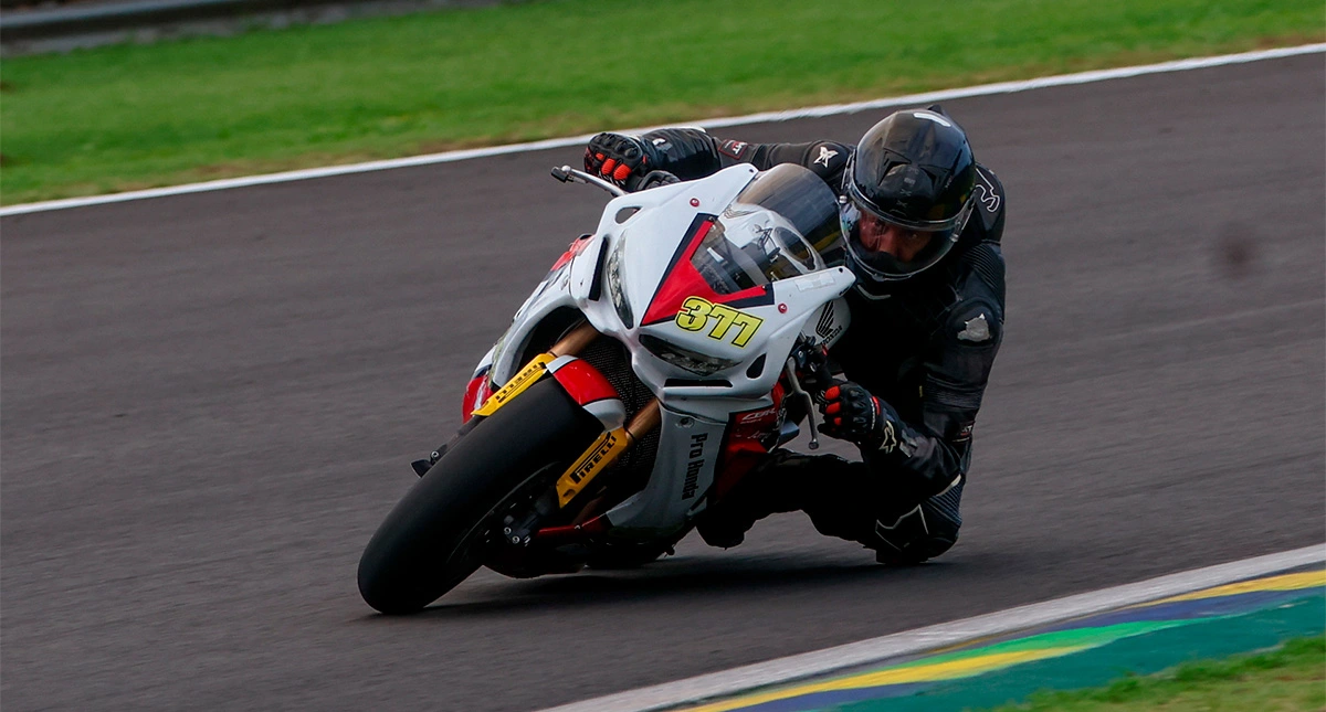 Piloto Chrystian Quick na Copa Pro Honda CBR 650R
