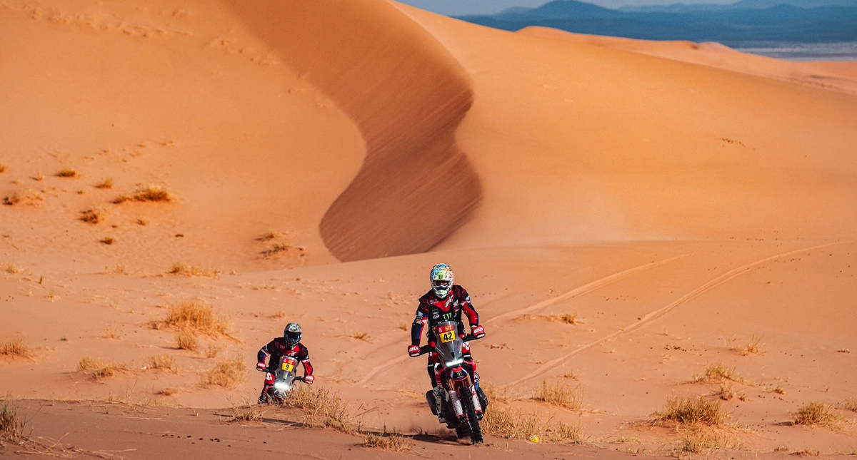 Adrien Van Beveren e Ricky Brabec competindo 