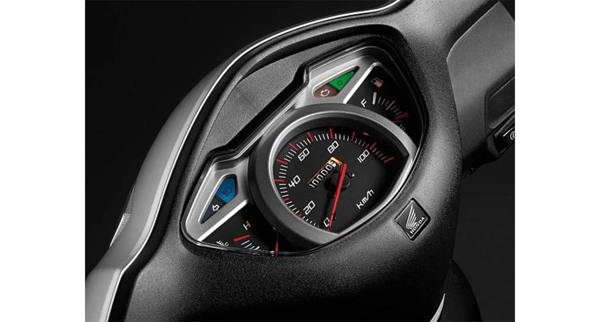 Moto Honda Lead verde vista lateral