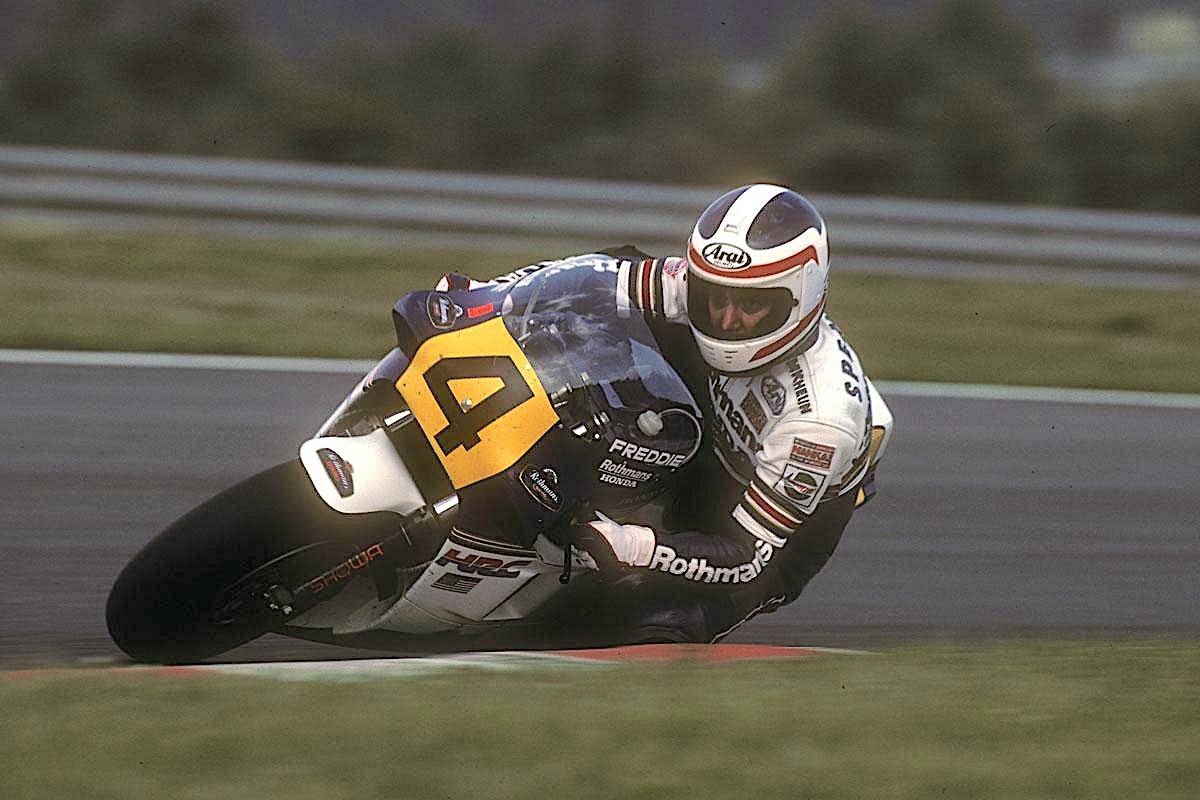 Piloto Freddie Spencer na Pista Competindo