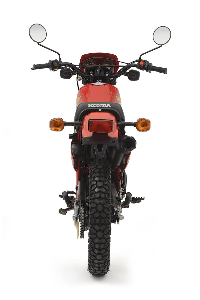 Moto Honda XL 250R Traseira Vermelha