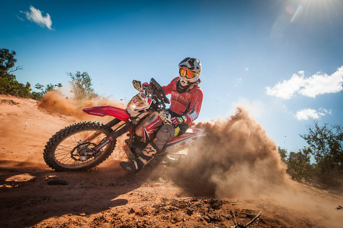 Honda CRF230 na trilha - Motonline