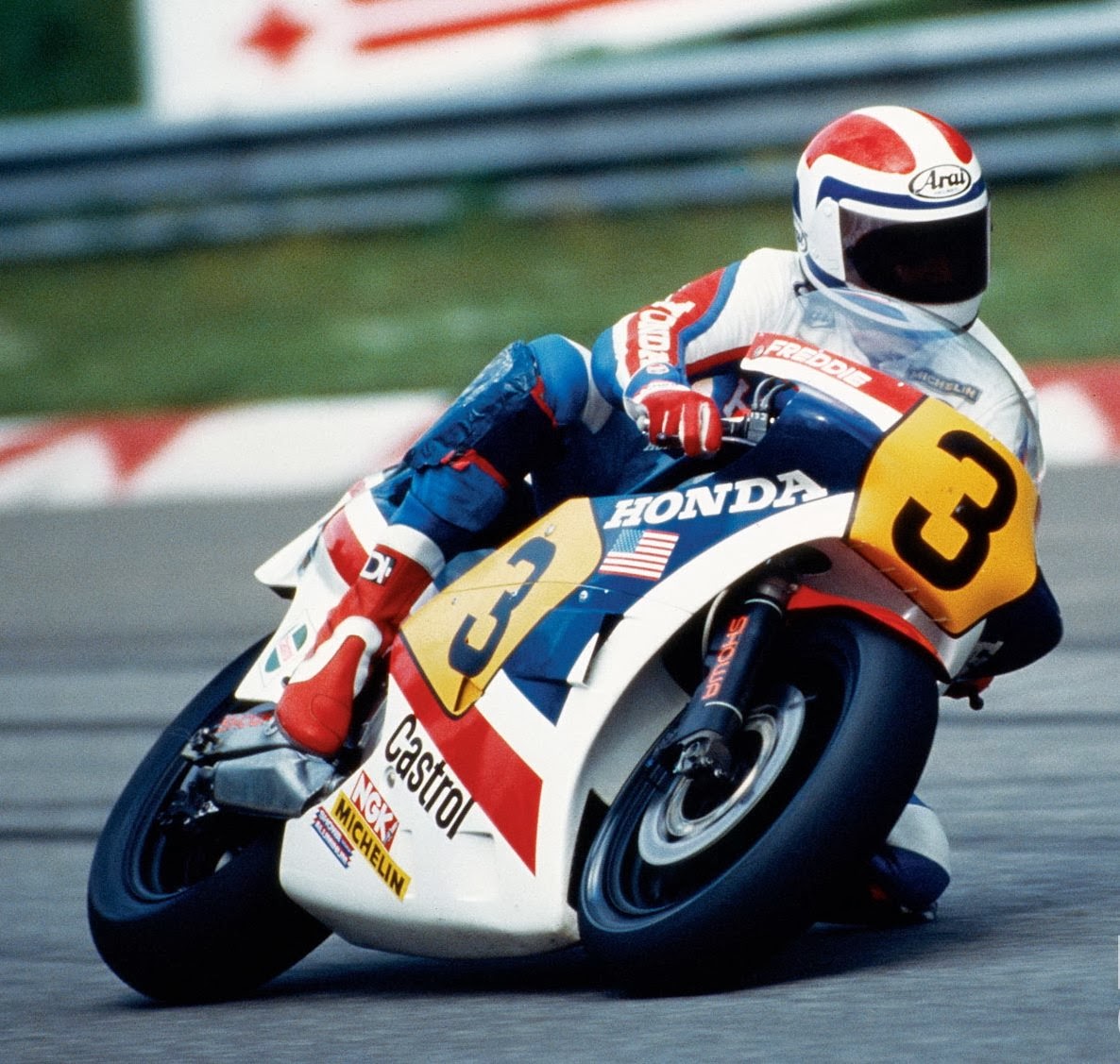 Freddie Spencer Pilotando Moto Honda NS 500