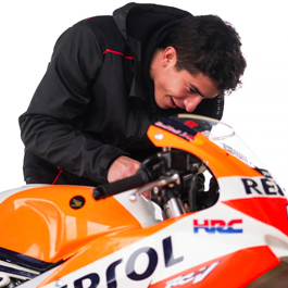 Piloto Marq Marquez Olhando Tanque de Moto Honda