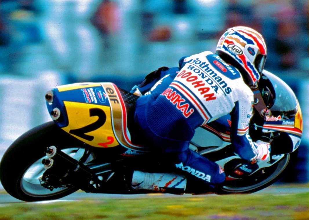 Mick Doohan Pilotando Moto Número 2