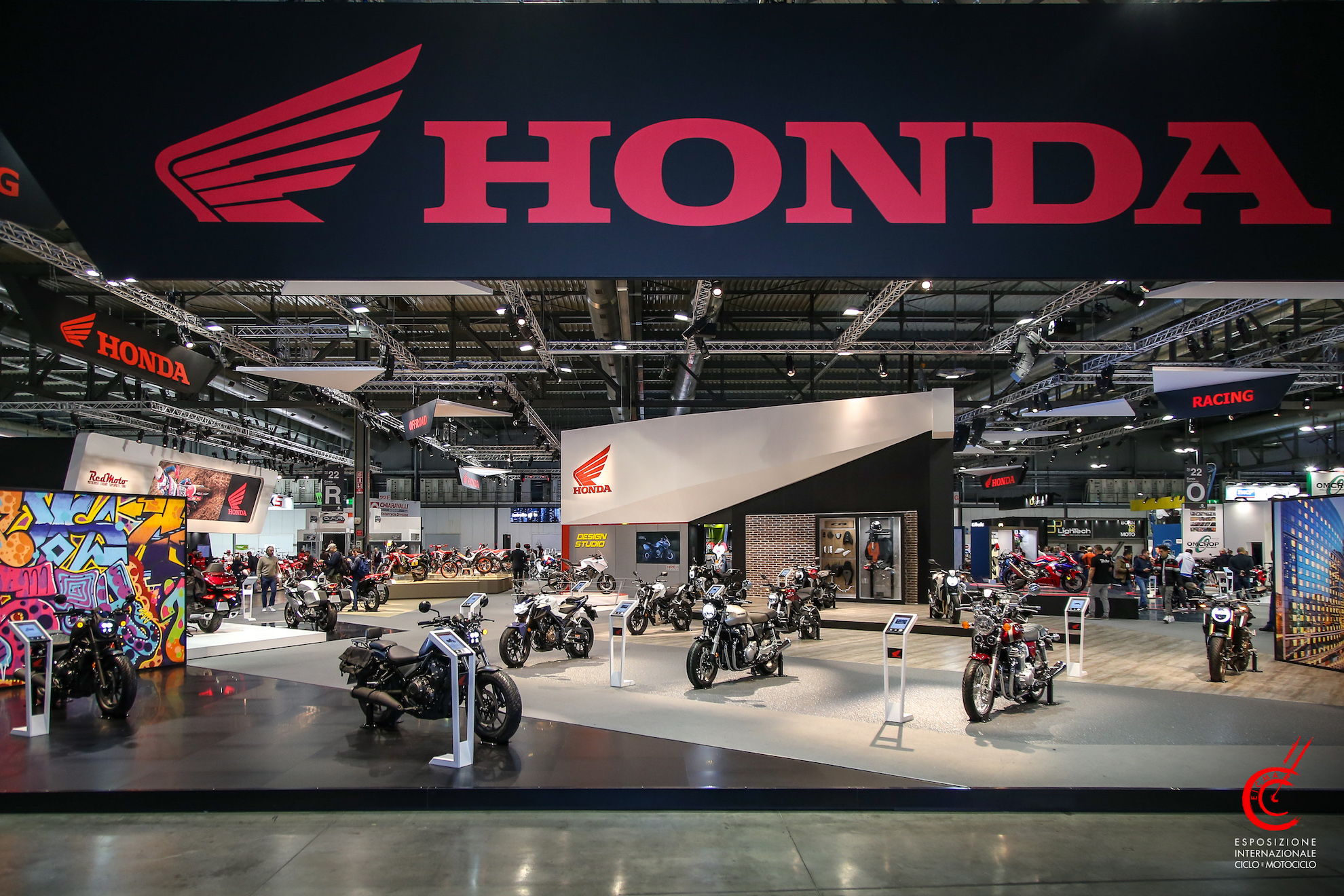 Motos Honda Expostas no Salão de Motos