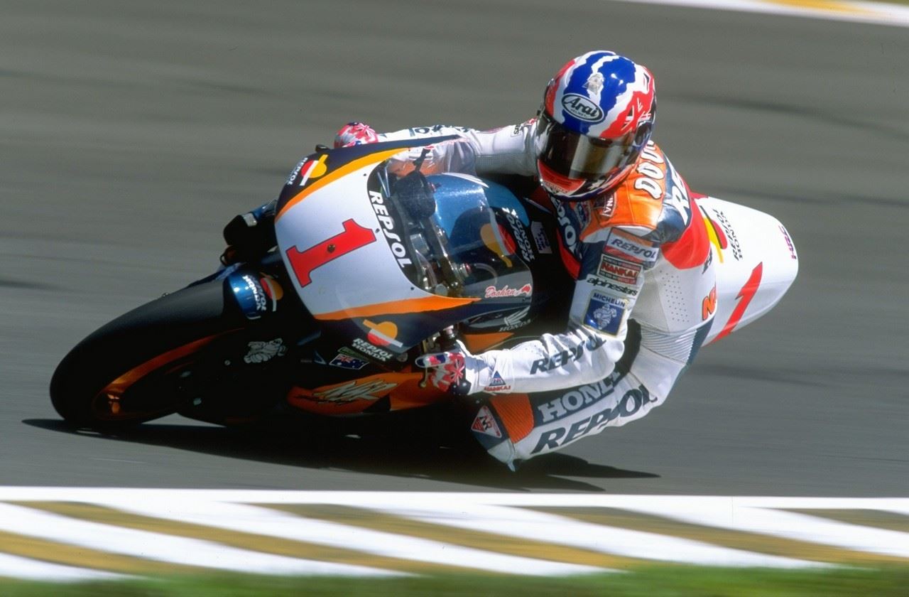 Piloto Mick Doohan Fazendo Curva