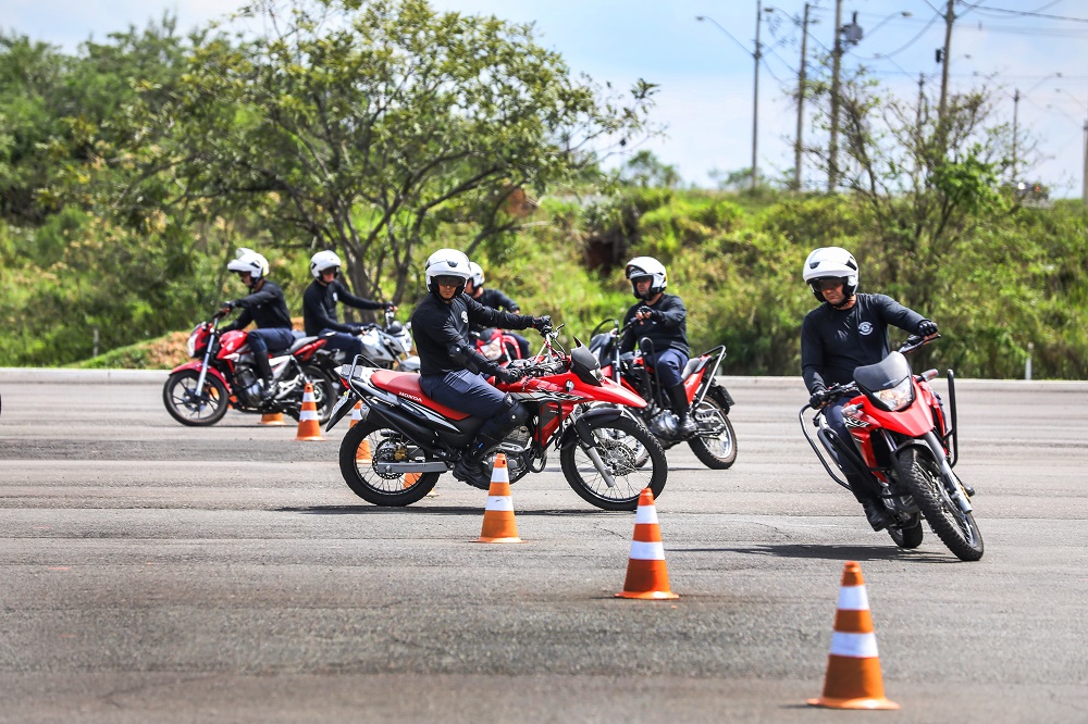 Aula de Pilotagem de Moto Honda