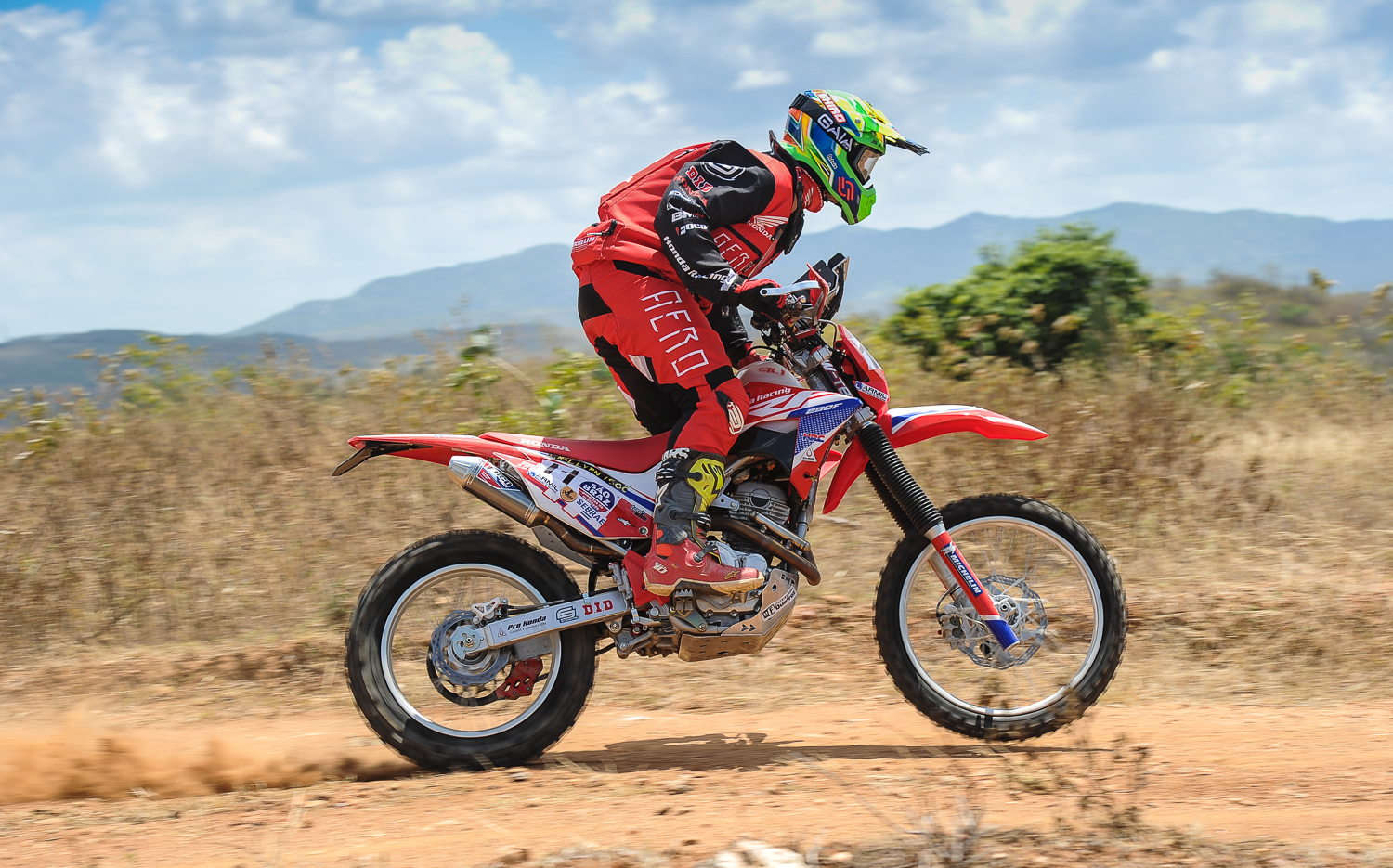 Piloto Bissinho Zavatti em Rally Honda Motos