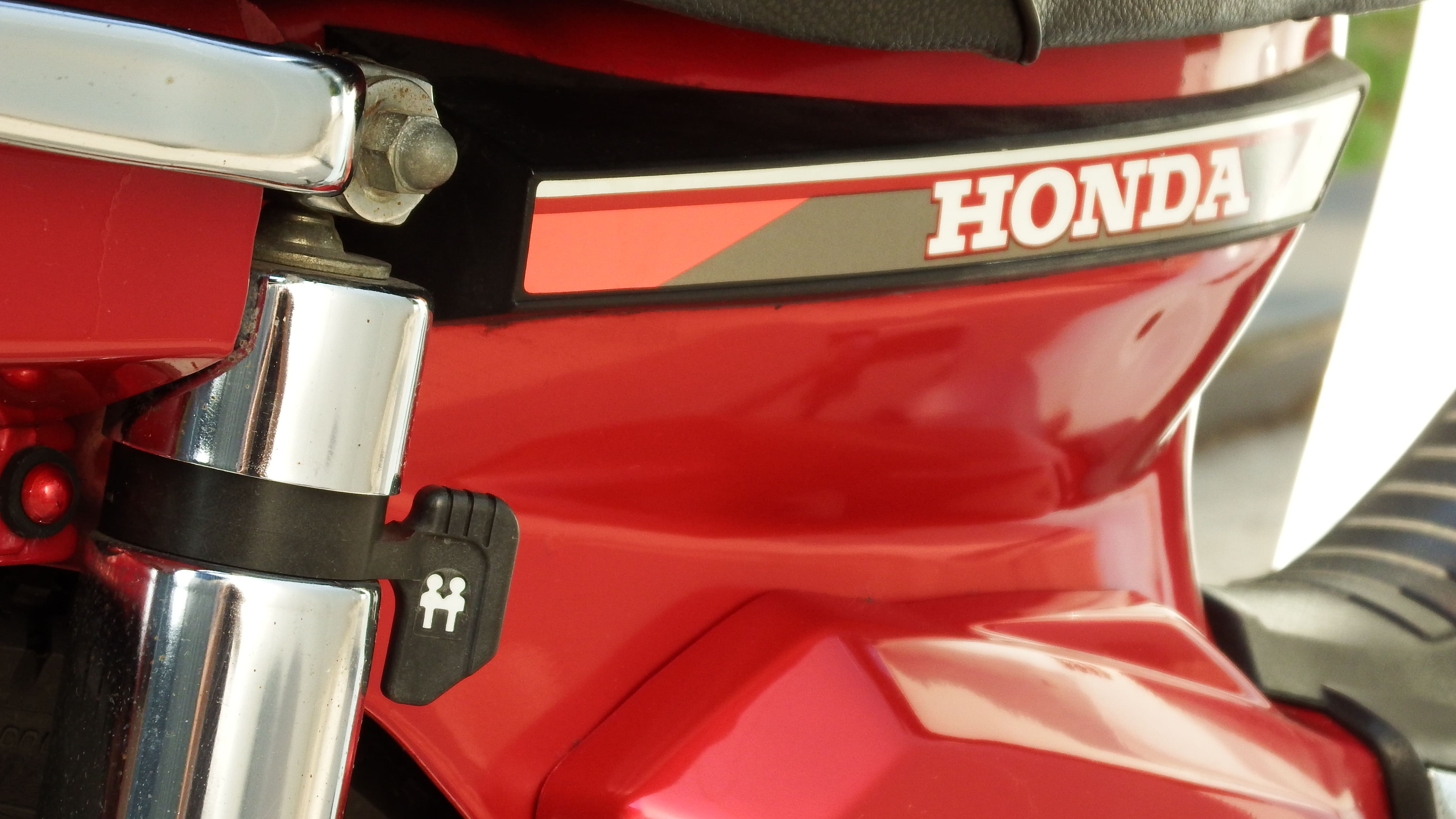 História da Moto Honda Dream 100 Vermelha