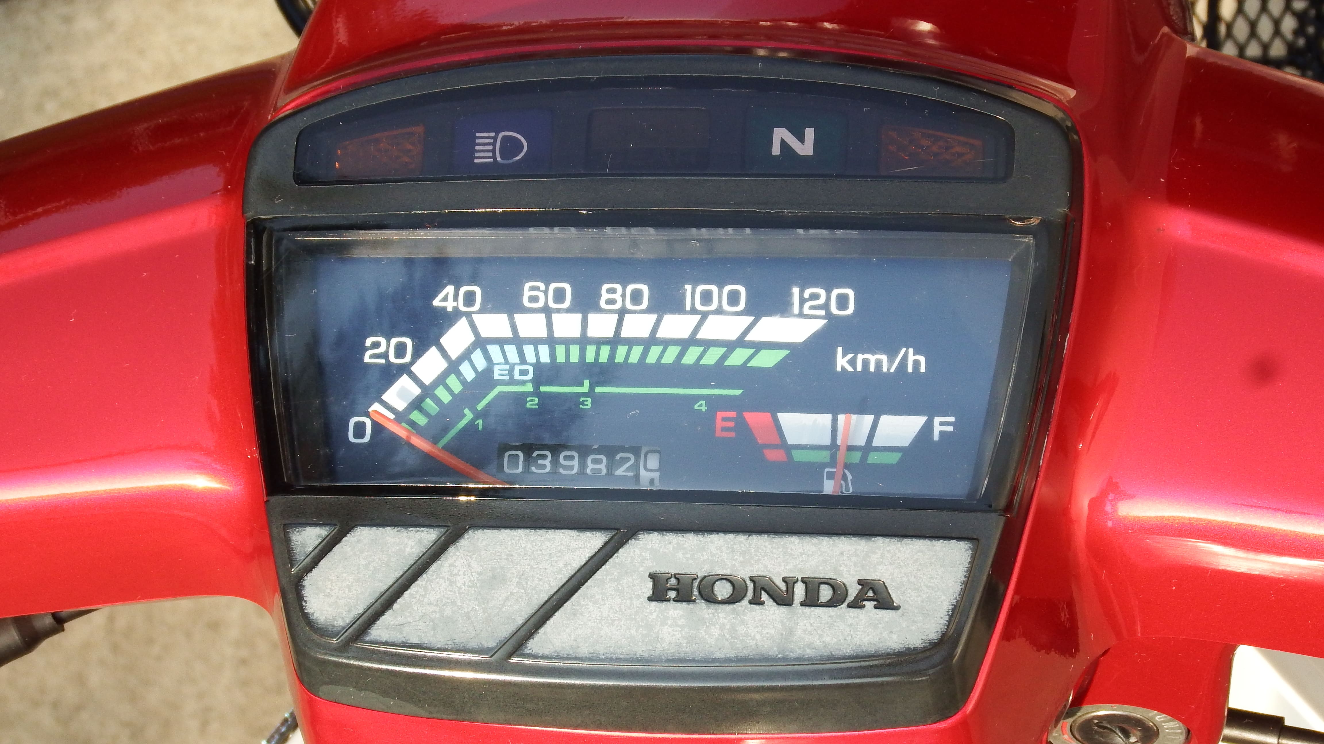 Moto Honda Dream 100 Vermelha Velocímetro