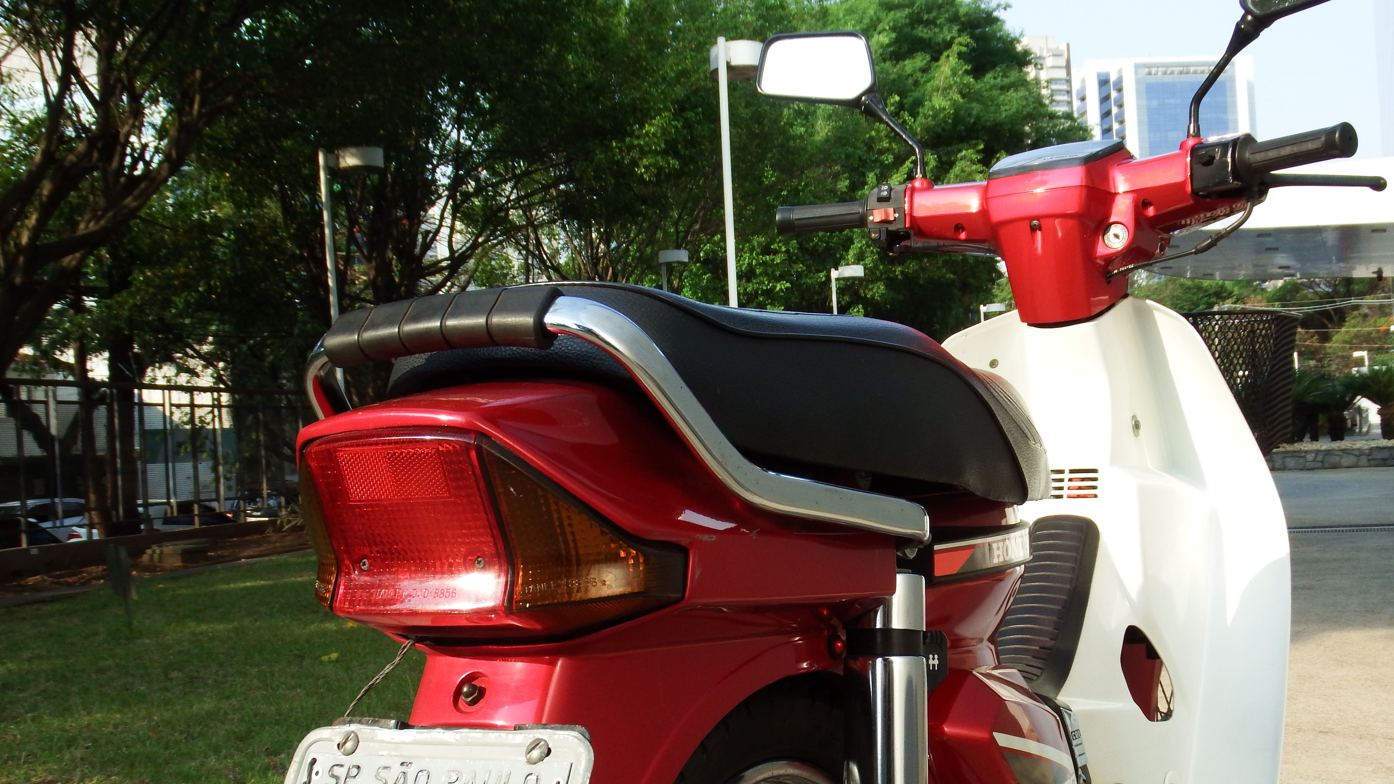 Moto Honda Dream 100 Lanterna Traseira