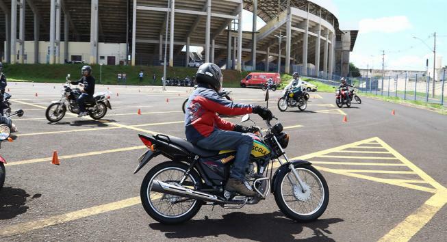 O que saber antes de tirar a carta de moto