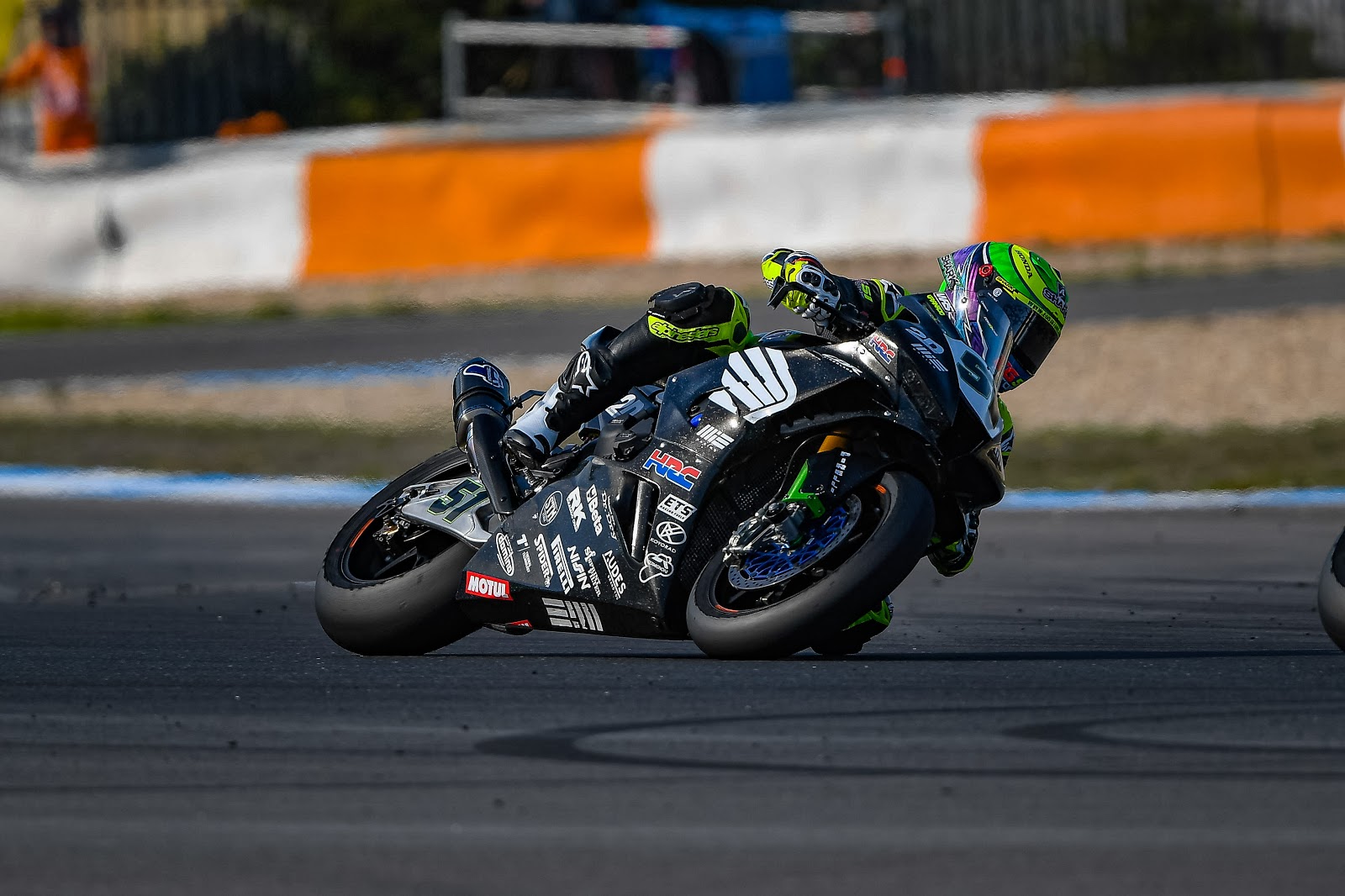 Piloto de Motovelocidade da Honda Motos Eric Granado na Competição