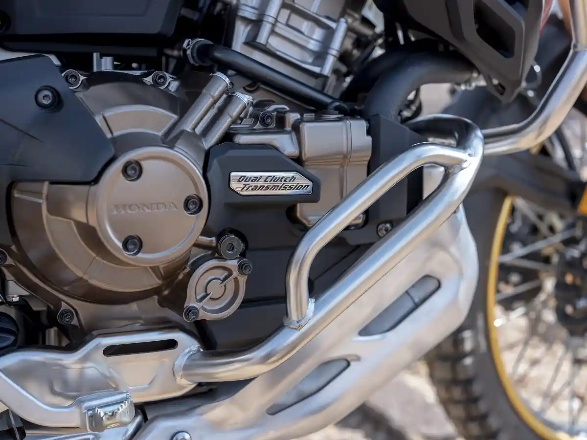 Detalhe do Câmbio DCT na Honda Africa Twin