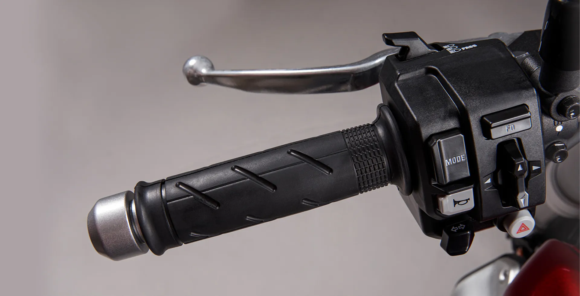 Detalhe da Manopla de Embreagem da Moto Honda CB 1000R Black Edition