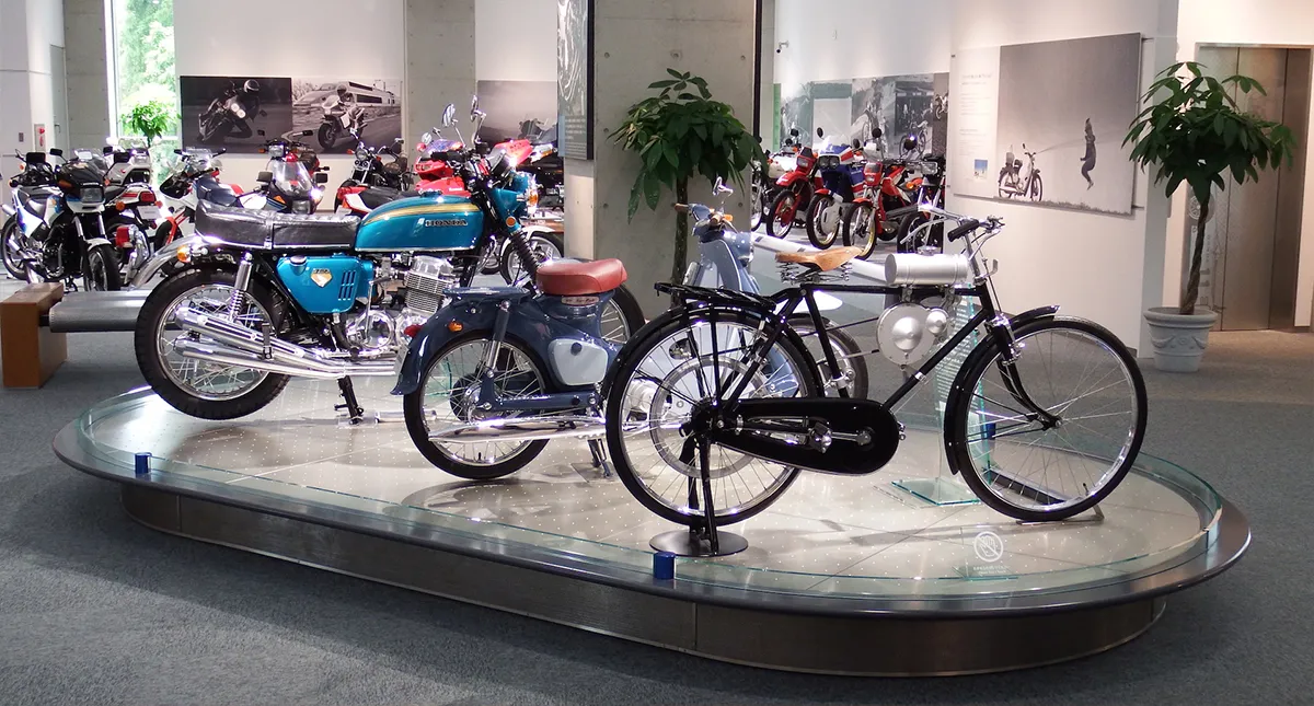 Motos e motonetas antigas da Honda