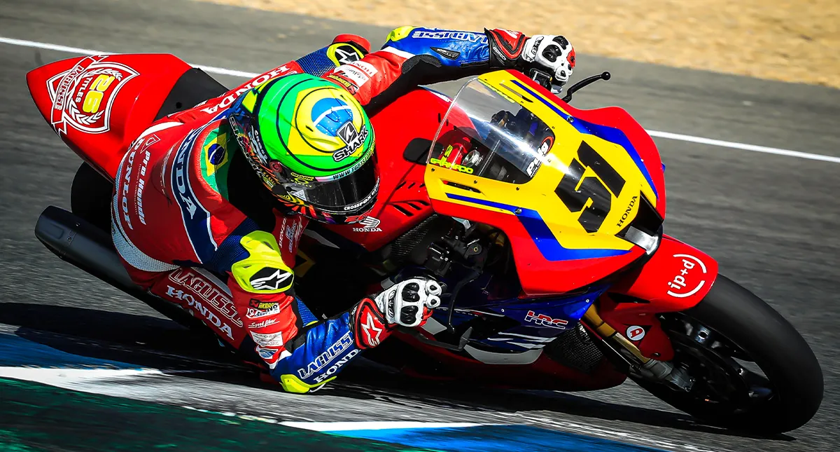 Queda do piloto Eric Granado no campeonato Espanhol de Superbike