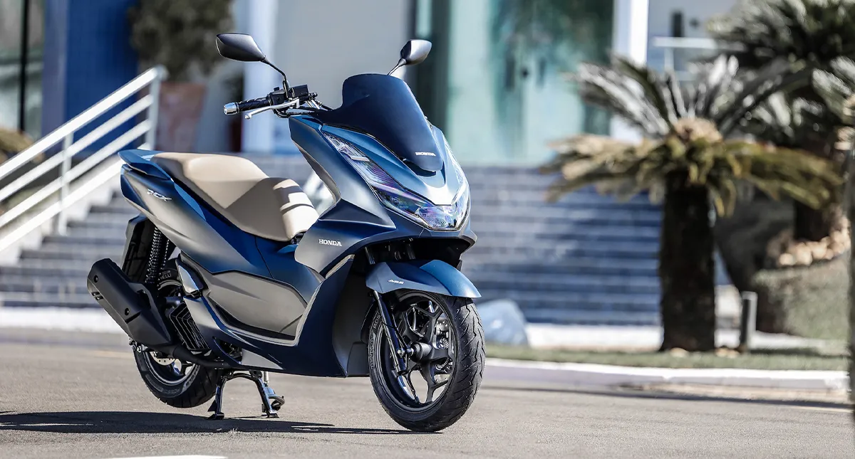 Nova scooter Honda PCX versão 2023