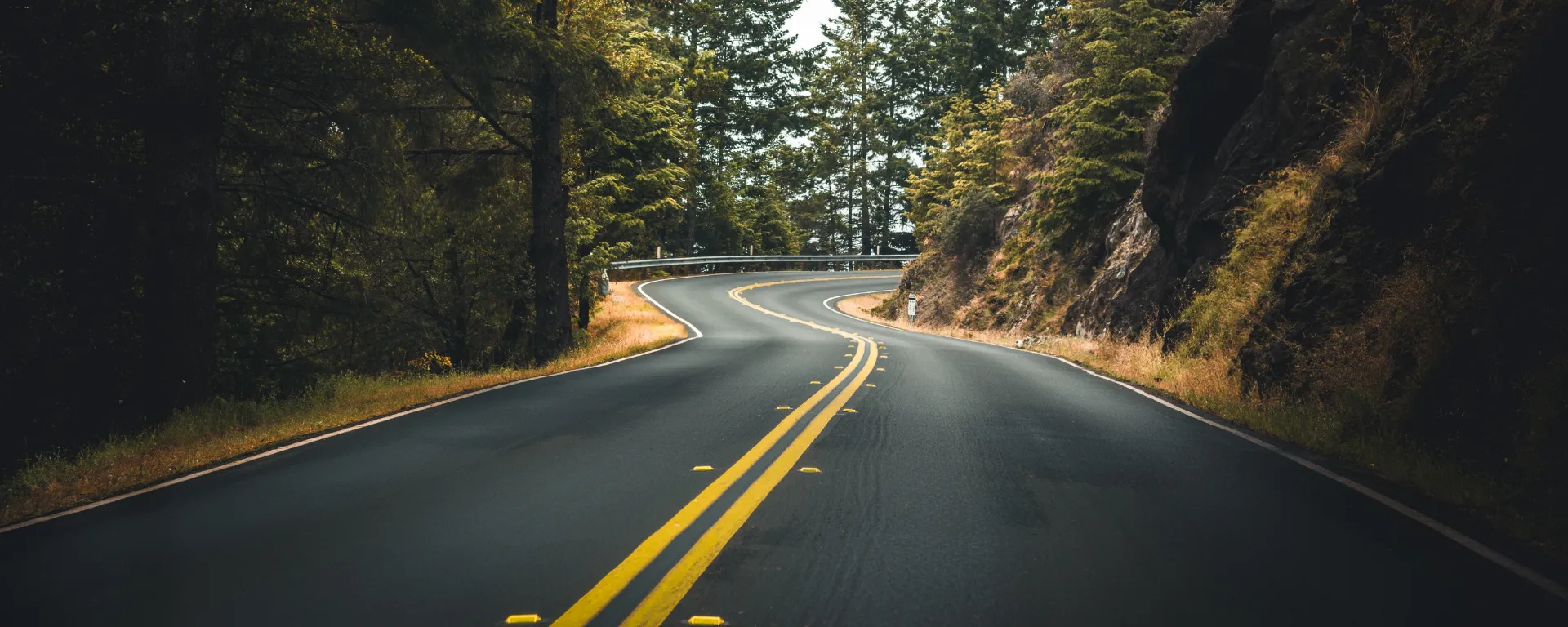 Estrada entre Montanhas