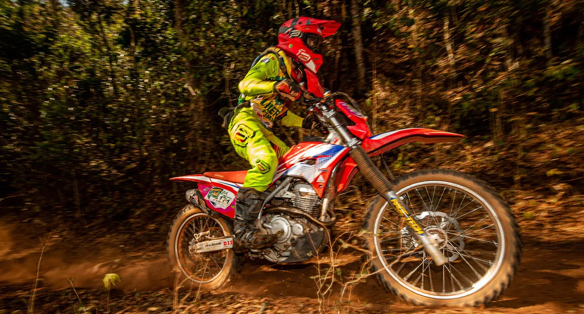 Pilota Bárbara Neves do Enduro da Independência de 2022