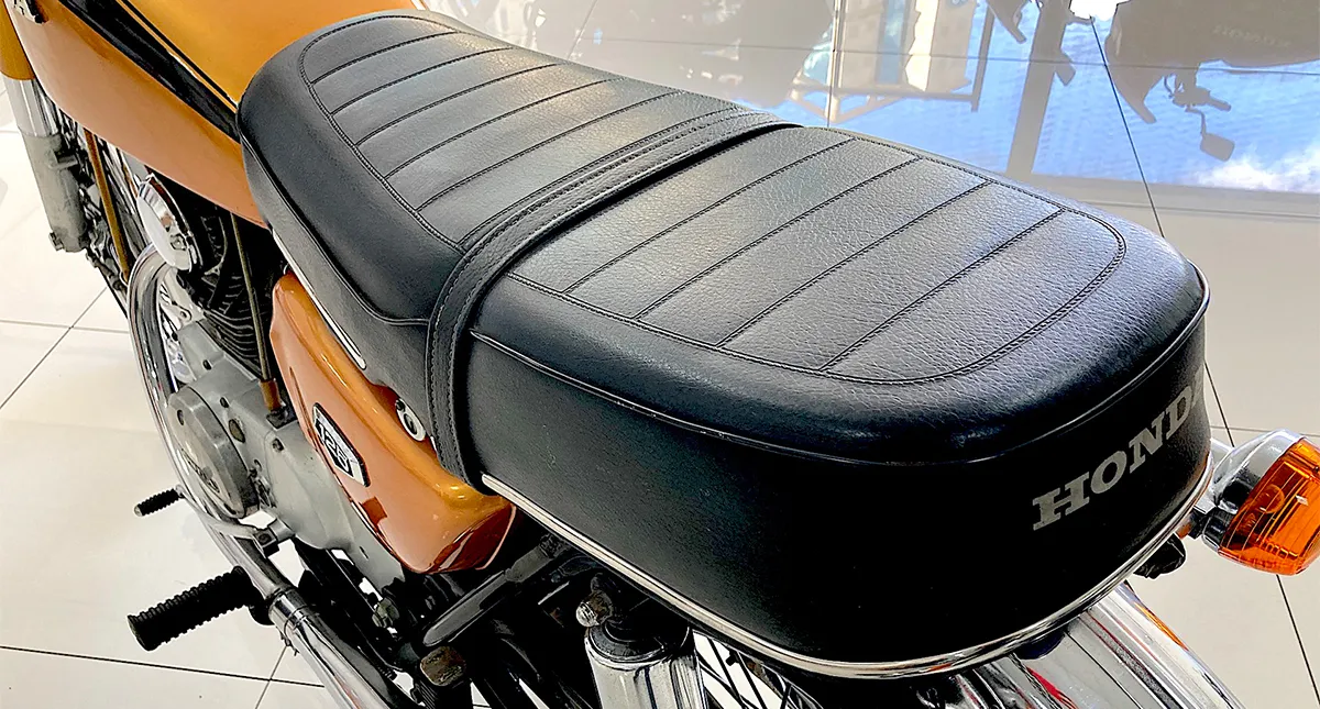 Banco da Moto Honda CB 125 Dourada