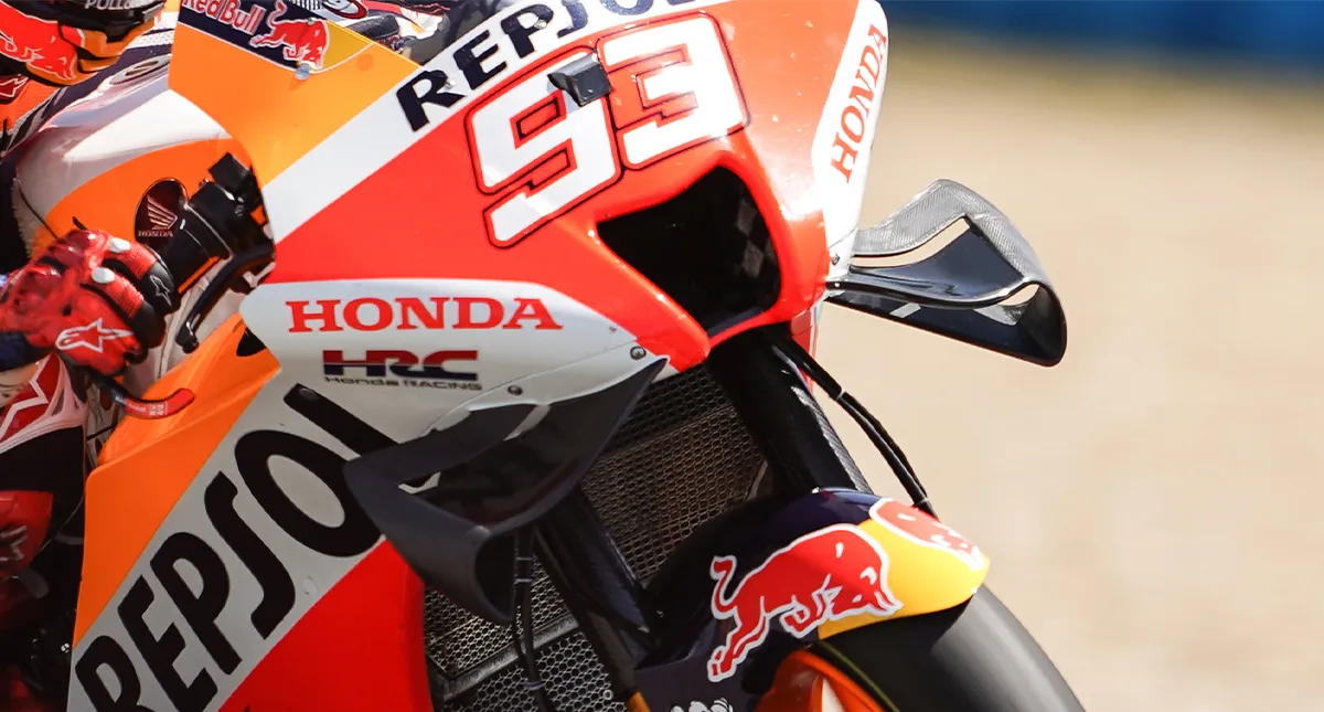 Detalhe da Frente da Moto Honda RC 213V número 93