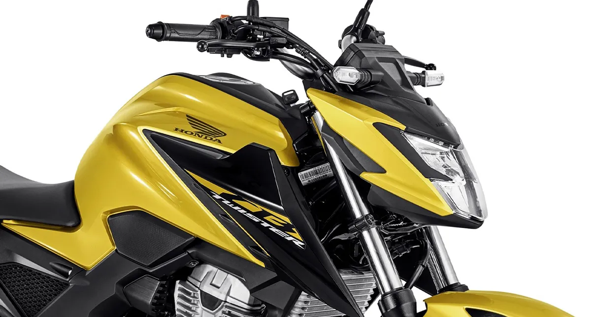 Detalhe da Frente da Moto CB 300 Twister Dourado Metálico