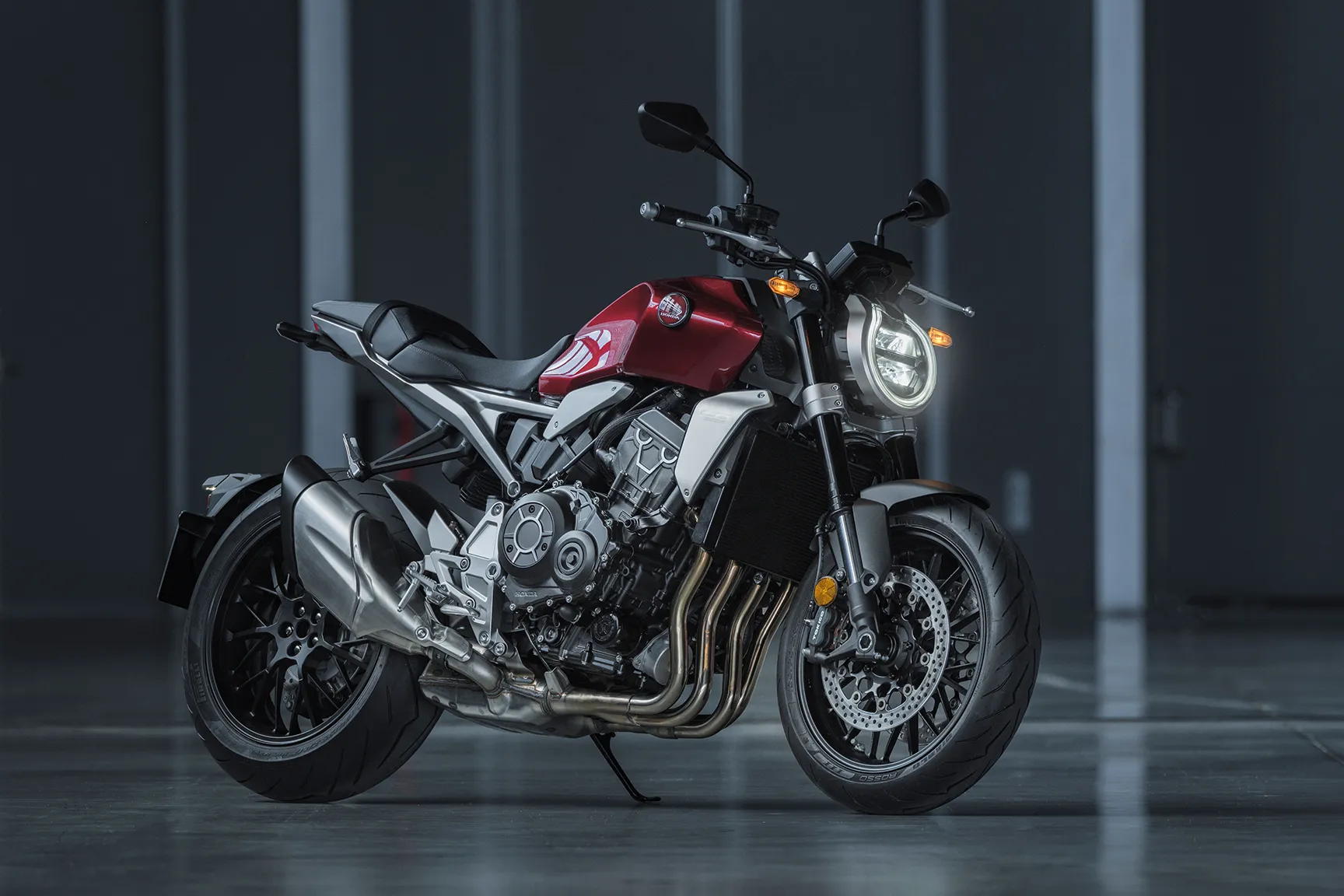 Moto Honda CB 1000R Vermelho Metálico
