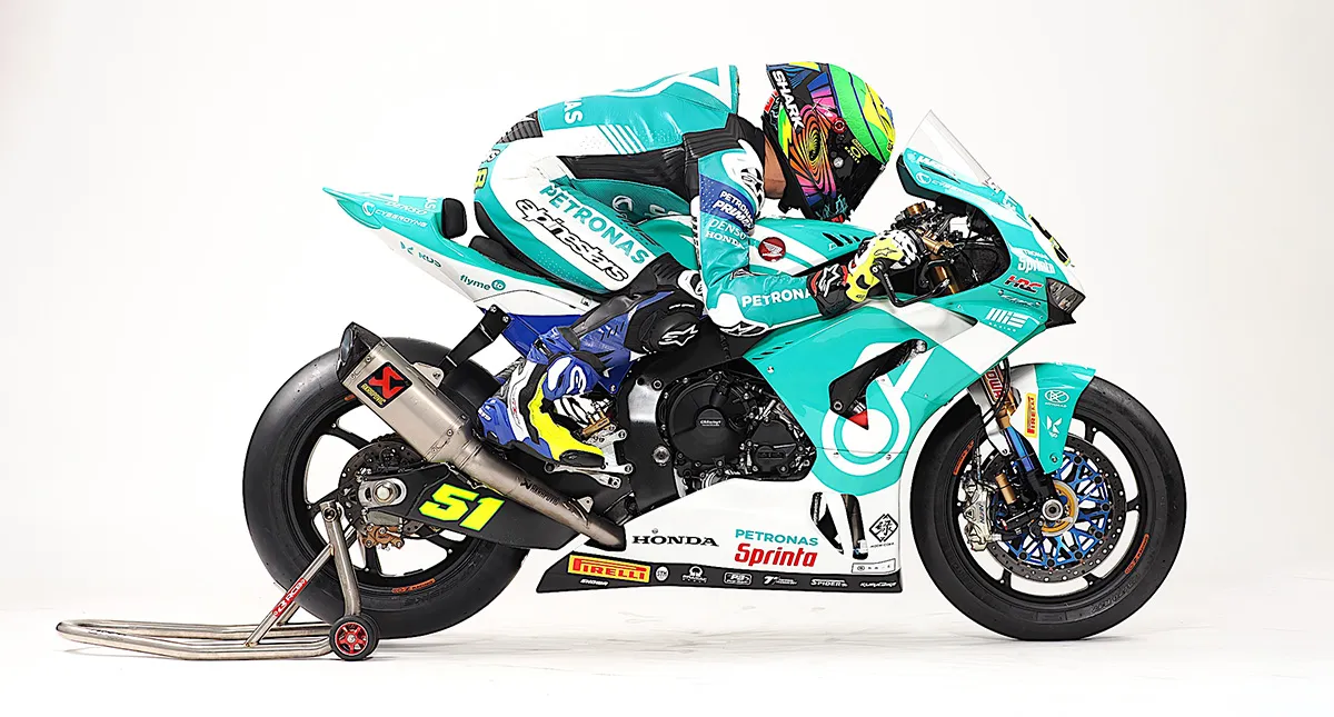 Eric Granado e sua moto Honda Fireblade