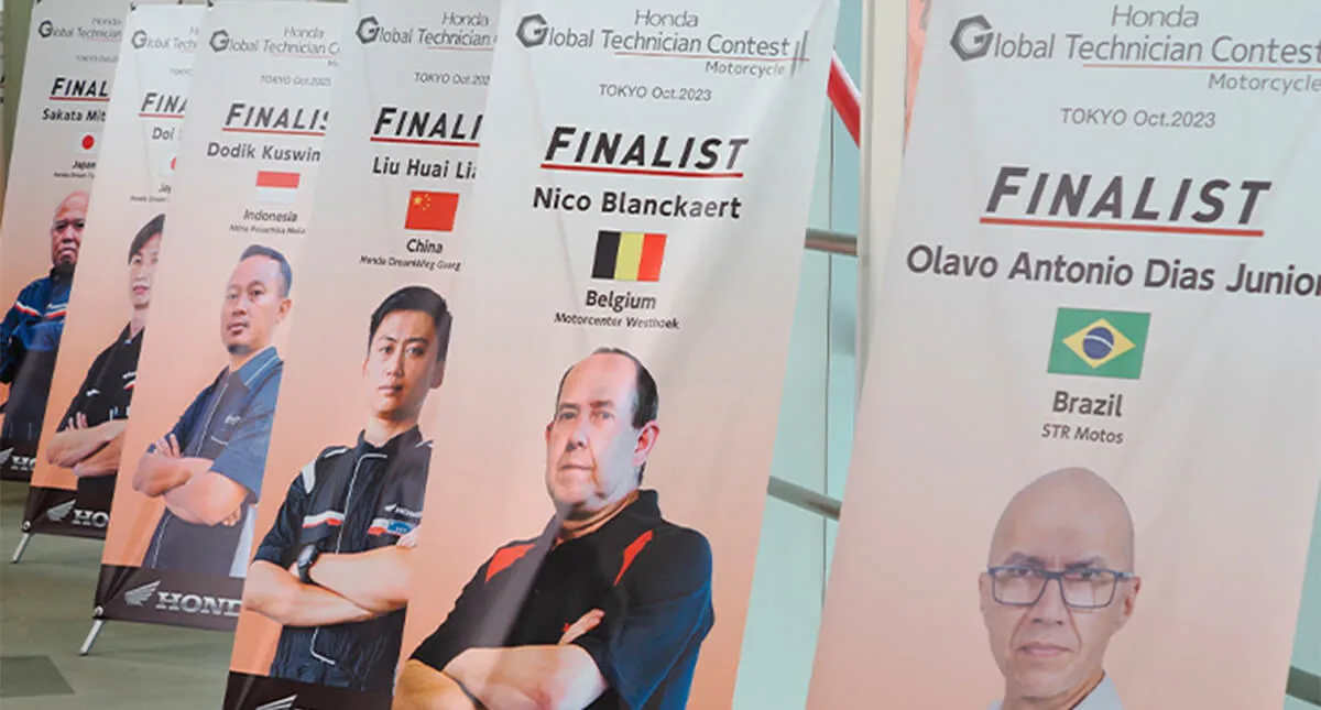 Banners dos mecânicos finalistas do Honda Global Technician Contest