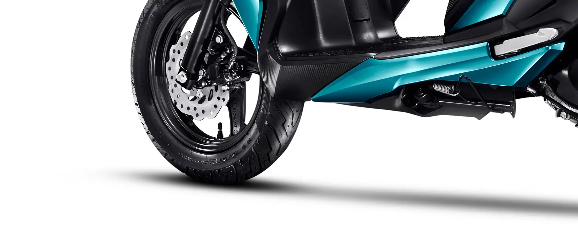 Elite 125 vale a pena? 5 motivos para comprar a scooter Honda e 3 para repensar 8 Freio CBS item de segurança da moto Honda Elite 125 na cor Azul Metálico - Mystery Blue Metallic