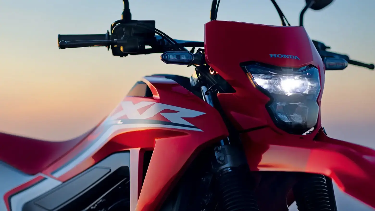 Farol da Honda XR 300L Tornado