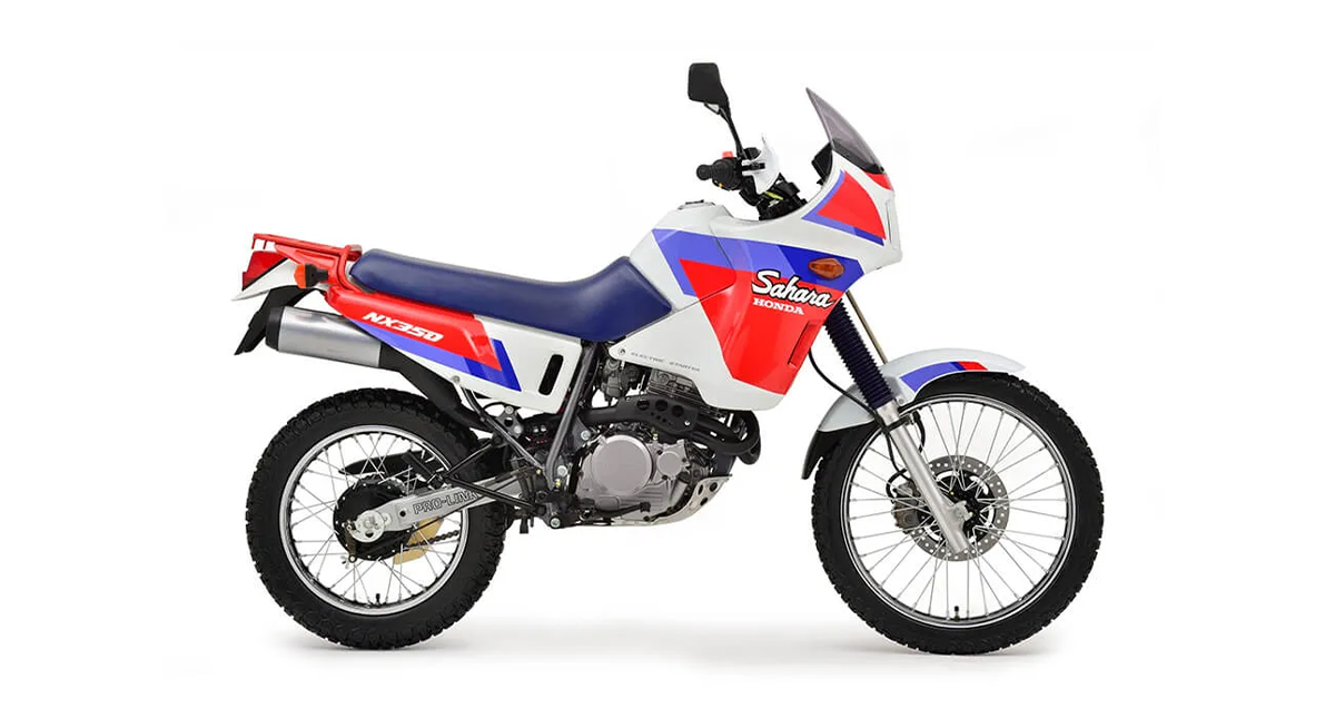 NX 350 Sahara branca  grafismos vermelho e azul